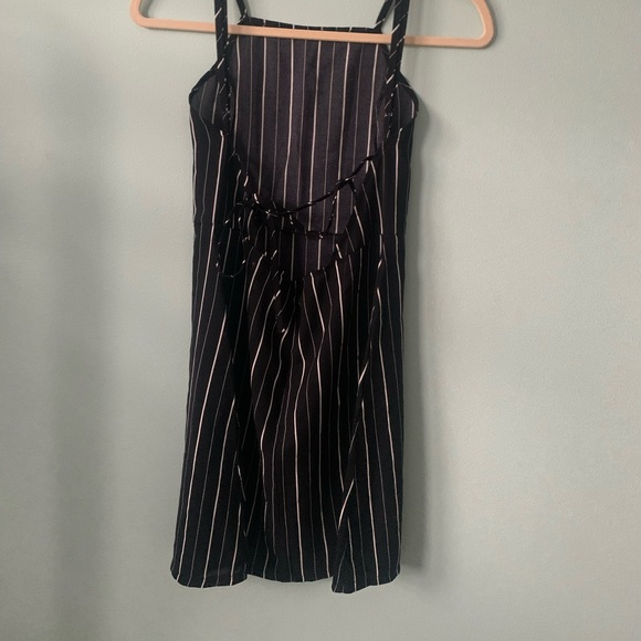 Striped dress with back tie - Picture 2 of 4